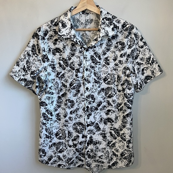 Lululemon Down to the Wire Slim Fit Short Sleeve SZ M - Picture 3 of 6